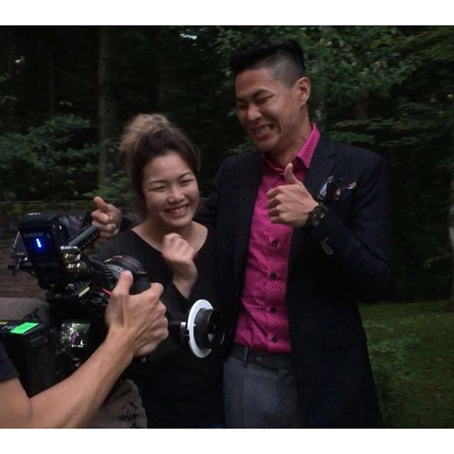 Zhiyun got proposed on set today! and she said yes!!congrats!!撮影現場でプロポーズ！！はい、いただきました〜！#heflewinasasurprise#awesome #shoottoremember#shootinginjapan