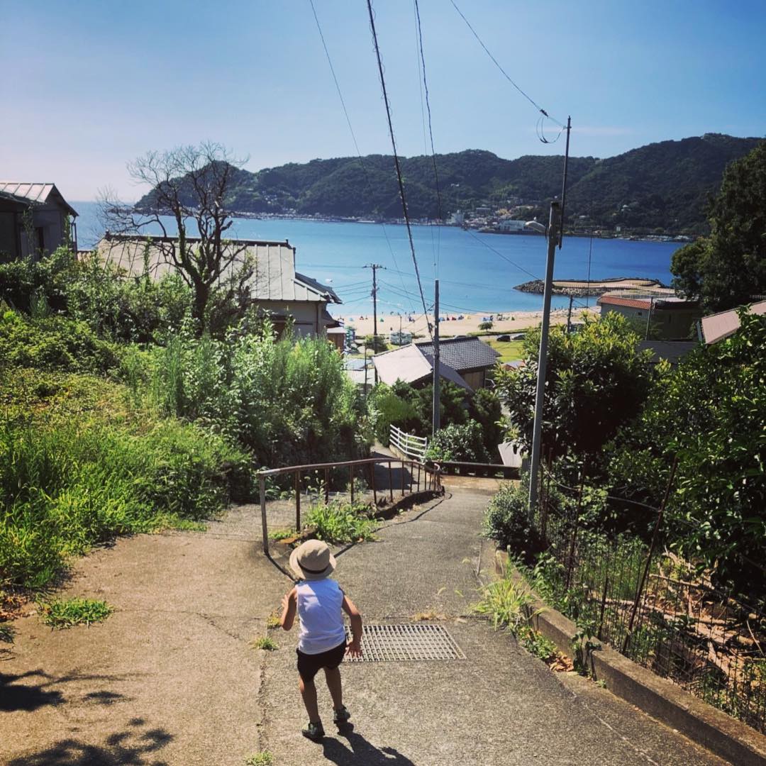 Beautiful beach area just less than an hour away from the center of Tokyo