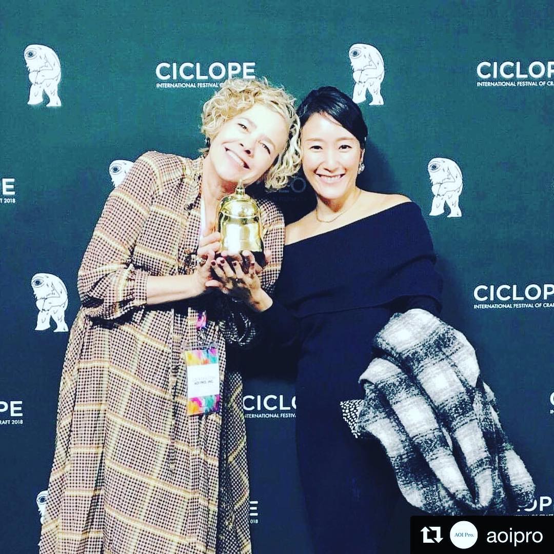 @julesthomastoda and @aiyamamoto accepting a GOLD on behalf of the team :))) @aoipro
・・・
"SAMURAI NOODLES -THE ORIGINATOR-" produced by AOI Pro. won a GOLD in Animation at CICLOPE Festival 2018! 
Julie Thomas and Ai Yamamoto received the trophy on behalf of the production team!
・・・

#